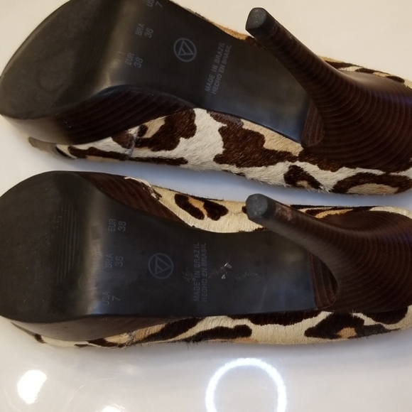 Shoes - Picture 5 of 8